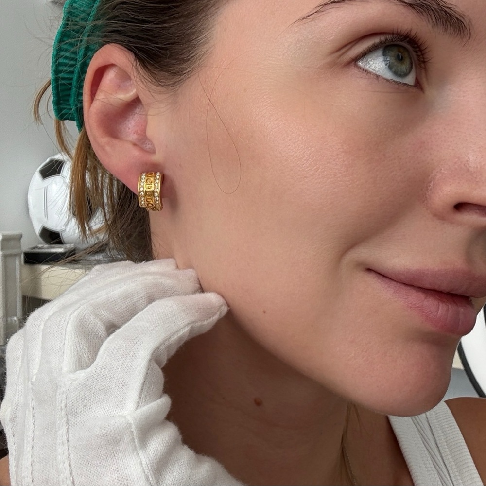 LOT 2236 18K gold plated Dior vintage clip on earrings - Picture 6 of 6